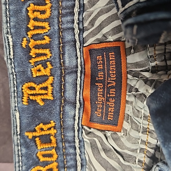 A pair of Size 27 Rock Revival skinny jeans - Picture 3 of 14